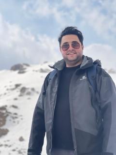 علی 