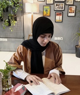 مریم احمدزاده