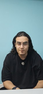 متین اکبری