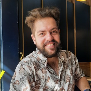 امین روئین تن